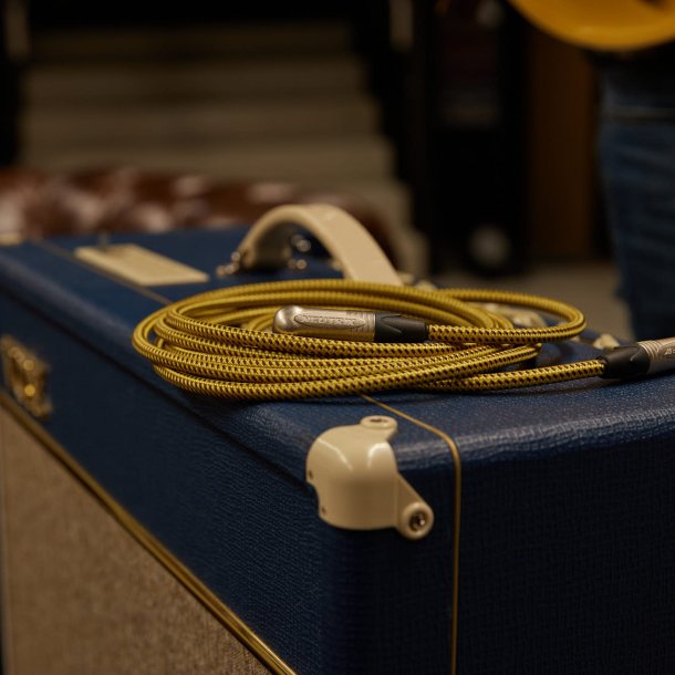 Adam Hall Cables 5 Star Instrument Kabel - 3m Neutrik Vinklet jack til jack